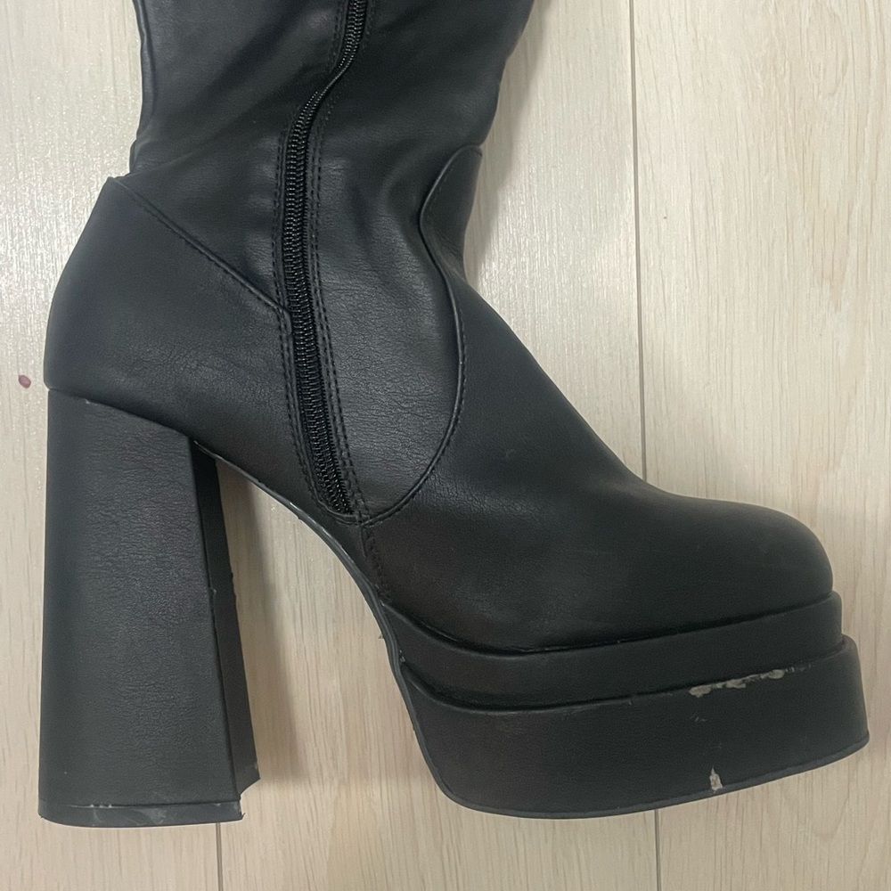 Black Knee-High Chunky Platform Boots - US 10 - Picture 7 of 10